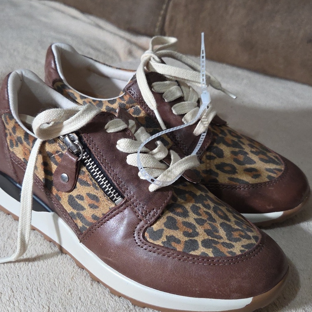NWT!  Brioso Leather Leopard Shoes  MSRP $140